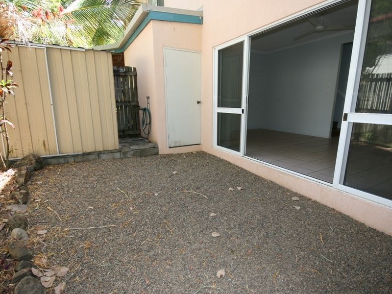 2/5 Eshelby Drive, Cannonvale QLD 4802