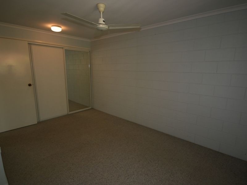 2/5 Eshelby Drive, Cannonvale QLD 4802