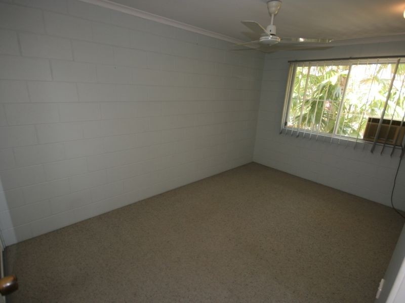 2/5 Eshelby Drive, Cannonvale QLD 4802