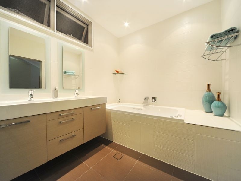 72 Timberland Road, Jubilee Pocket QLD 4802