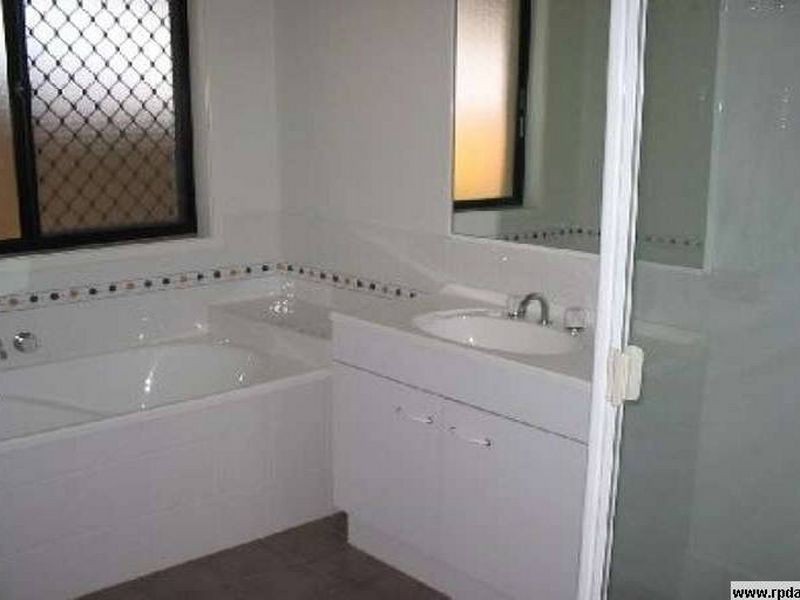 13 Gilberton Crescent, Forest Lake QLD 4078