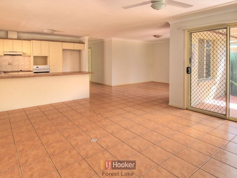 10 Sherwood Place, Forest Lake QLD 4078
