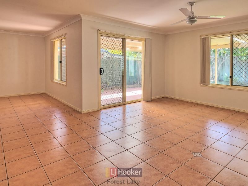 10 Sherwood Place, Forest Lake QLD 4078
