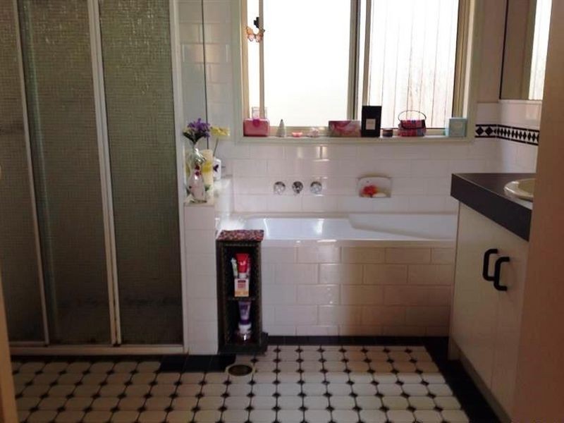 4 Cook Street, Forest Lake QLD 4078