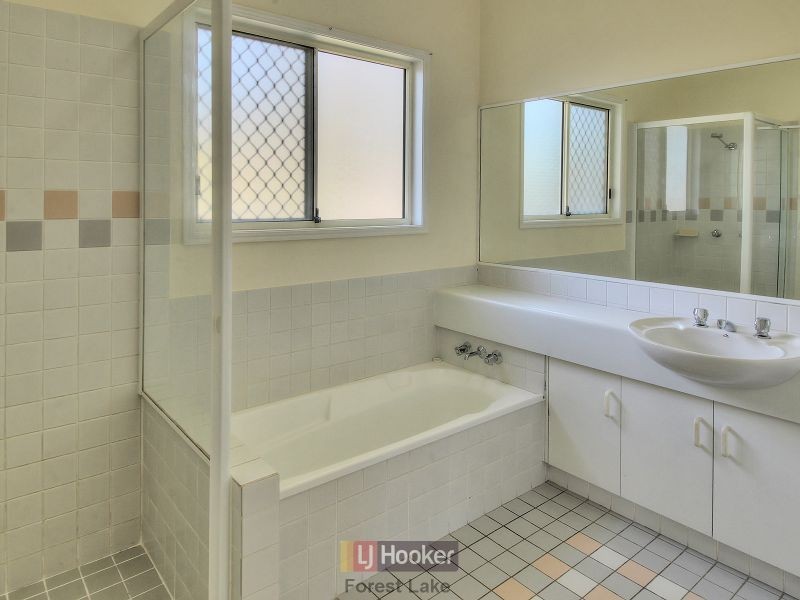 18 Amara Crescent, Forest Lake QLD 4078