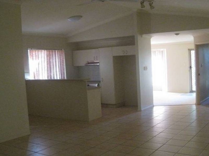 2 Selwyn Close, Forest Lake QLD 4078