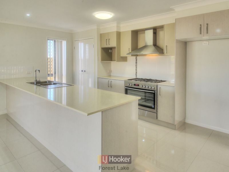 14 The Avenue, Heathwood QLD 4110