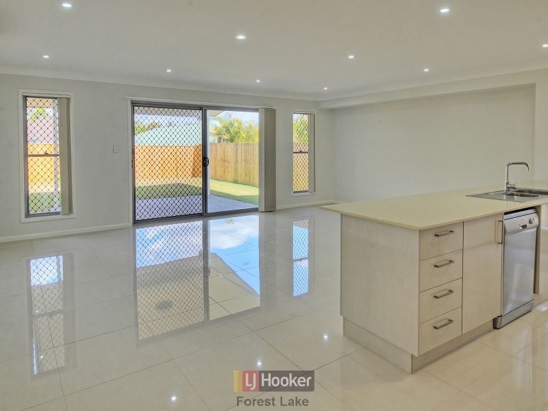 14 The Avenue, Heathwood QLD 4110