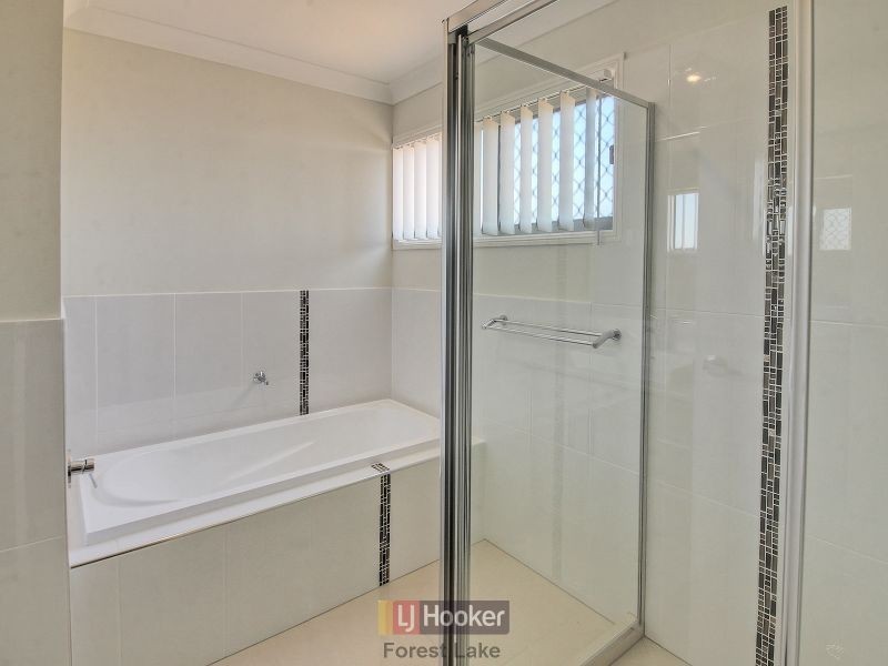 14 The Avenue, Heathwood QLD 4110