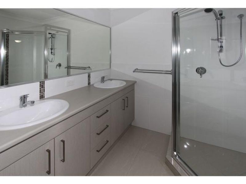 44 The Avenue, Heathwood QLD 4110