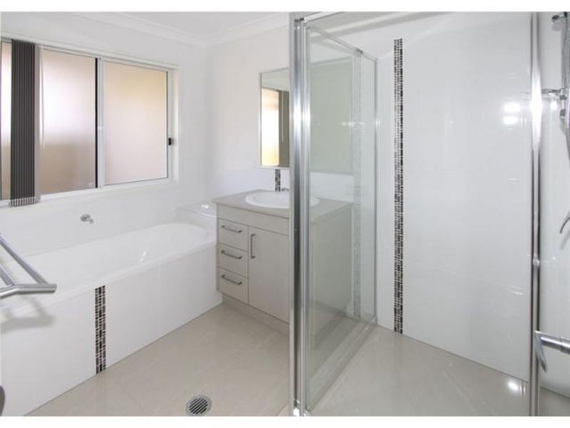 44 The Avenue, Heathwood QLD 4110