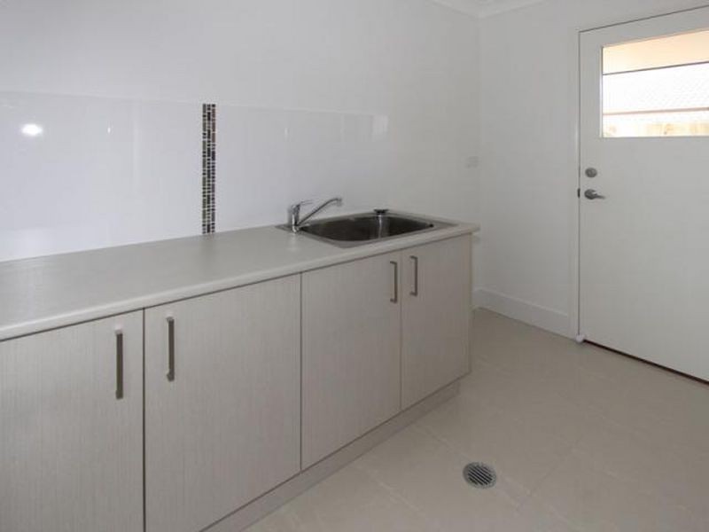 44 The Avenue, Heathwood QLD 4110