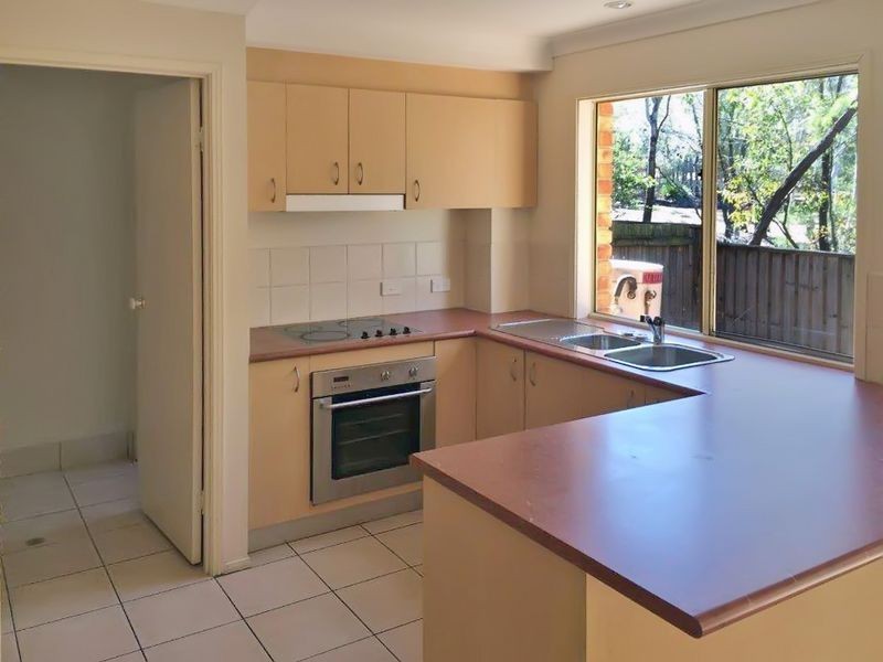 8/7 Glorious Way, Forest Lake QLD 4078