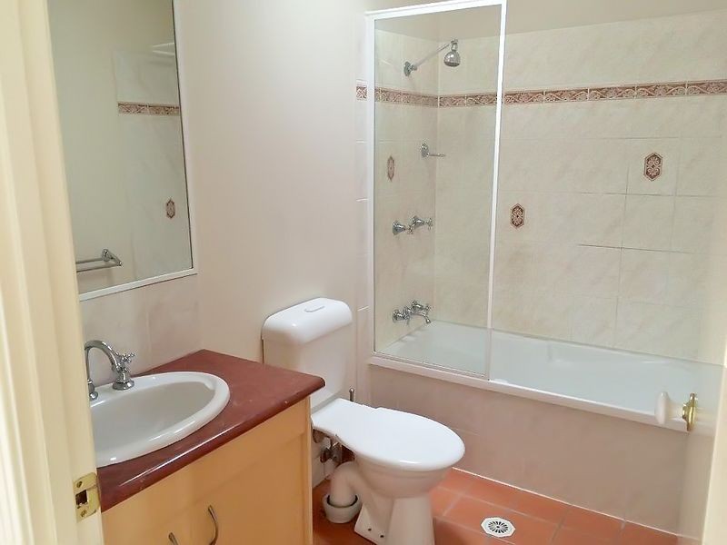8/7 Glorious Way, Forest Lake QLD 4078