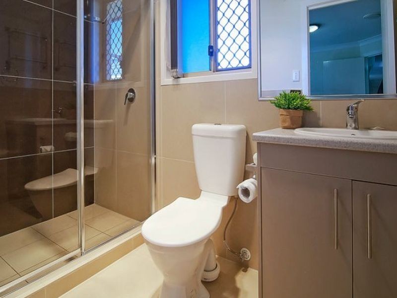 16 Dily Street, Hillcrest QLD 4118