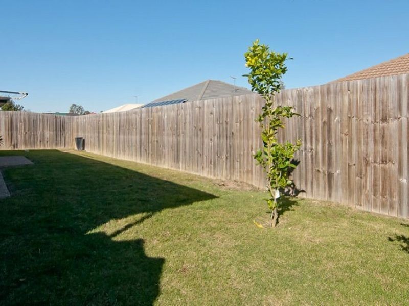 16 Dily Street, Hillcrest QLD 4118