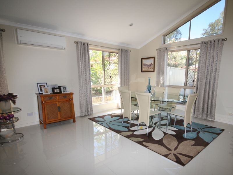 33 Wivenhoe Circuit, Forest Lake QLD 4078