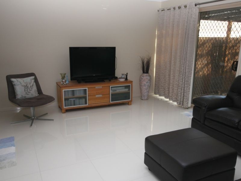 33 Wivenhoe Circuit, Forest Lake QLD 4078