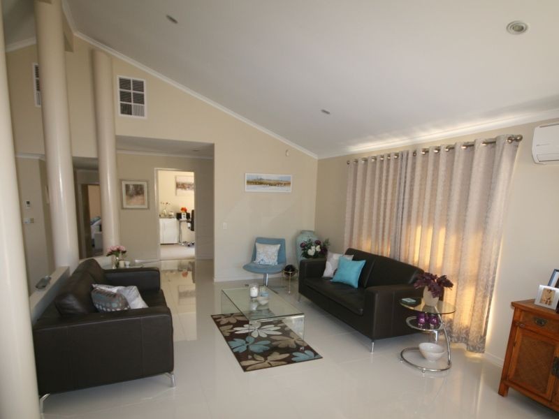 33 Wivenhoe Circuit, Forest Lake QLD 4078