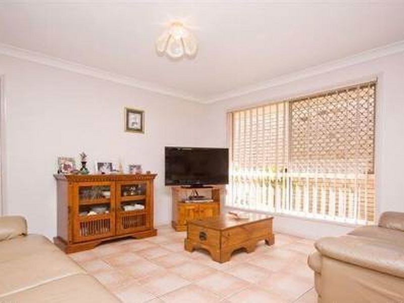 35 Lakeside Crescent, Forest Lake QLD 4078