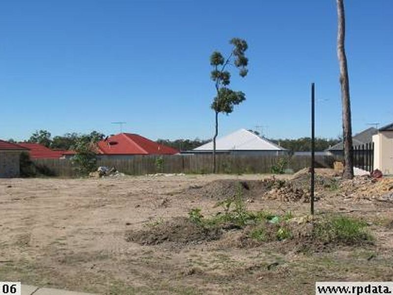 35 Lakeside Crescent, Forest Lake QLD 4078