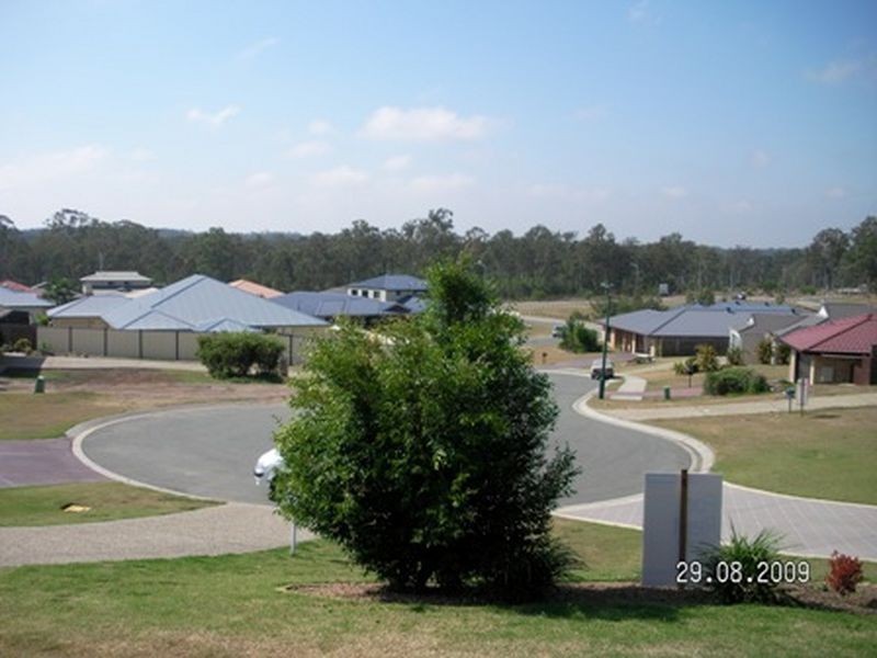 9 Windsor Court, Deebing Heights QLD 4306