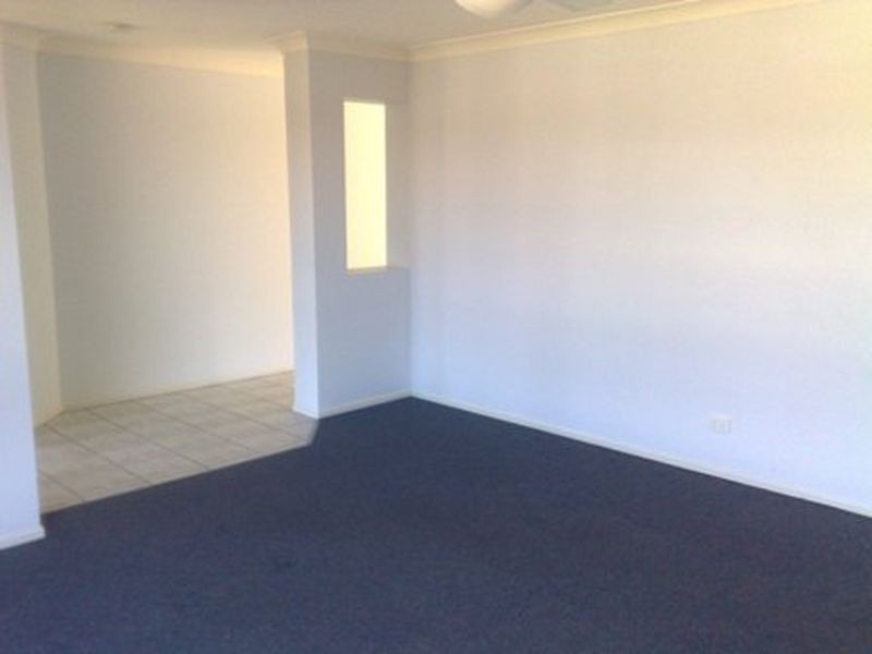 9 Windsor Court, Deebing Heights QLD 4306