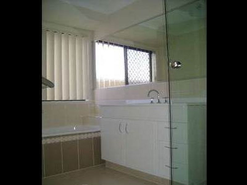 3 Shallow Bay Drive, Springfield Lakes QLD 4300