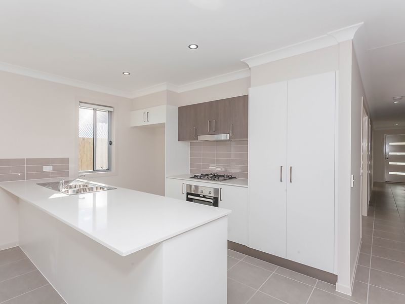 16 The Avenue, Heathwood QLD 4110