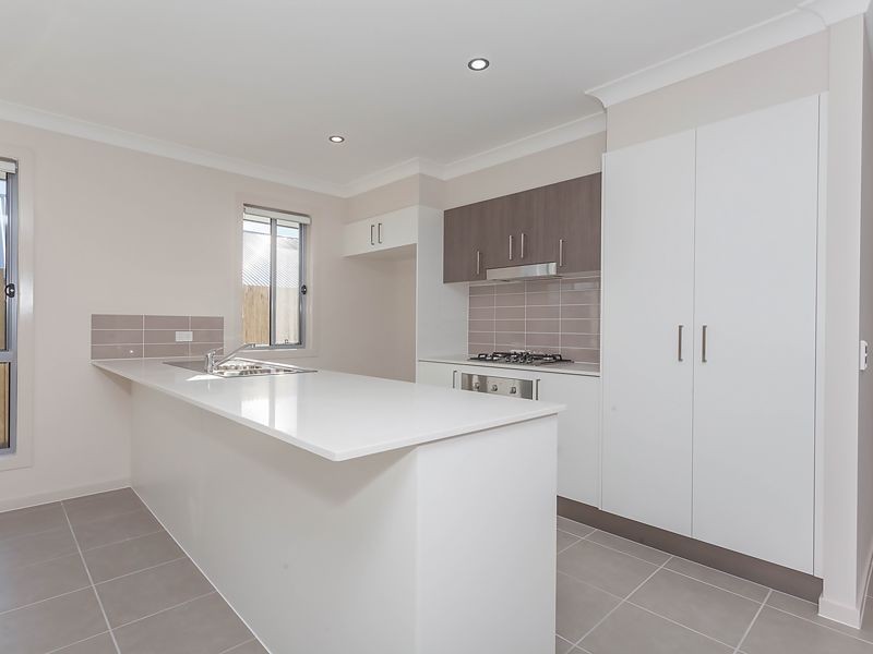 16 The Avenue, Heathwood QLD 4110