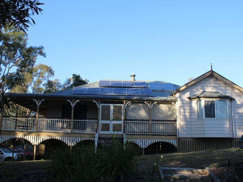2 Cambridge Crescent, Forest Lake QLD 4078