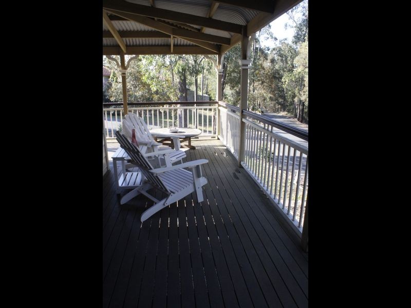 2 Cambridge Crescent, Forest Lake QLD 4078