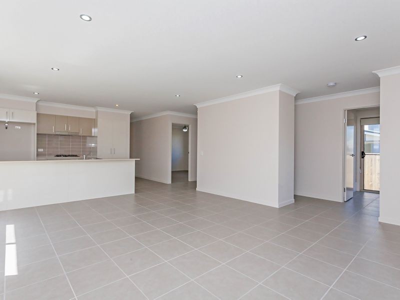 68 The Avenue, Heathwood QLD 4110