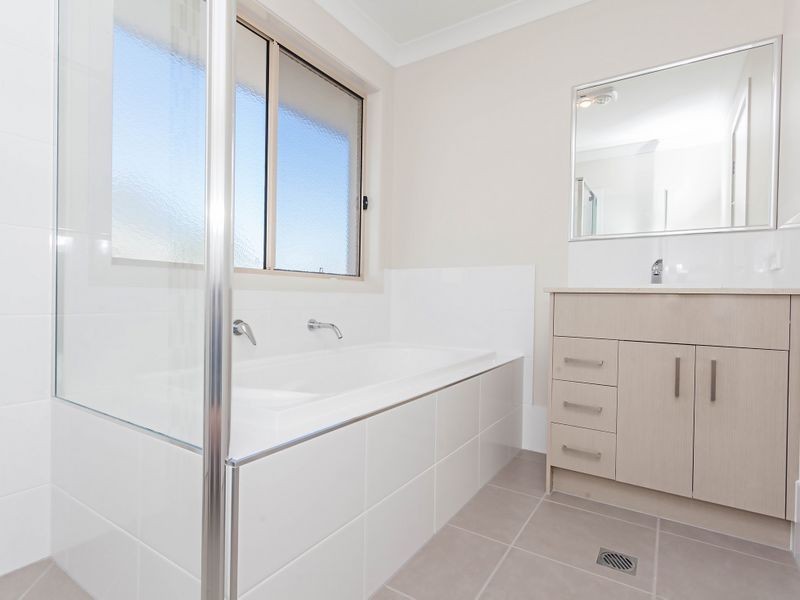 68 The Avenue, Heathwood QLD 4110