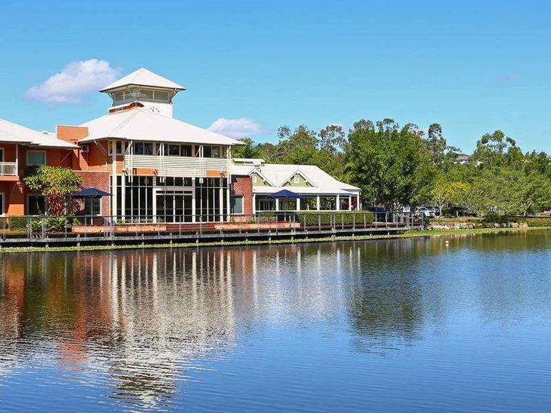 8 McCabe Street, Springfield Lakes QLD 4300