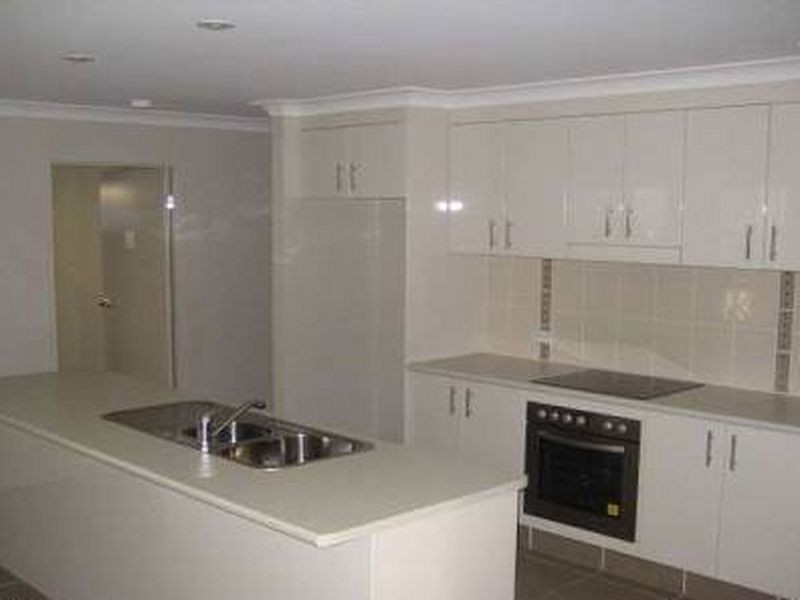 16 Brushwood Circuit, Forest Lake QLD 4078