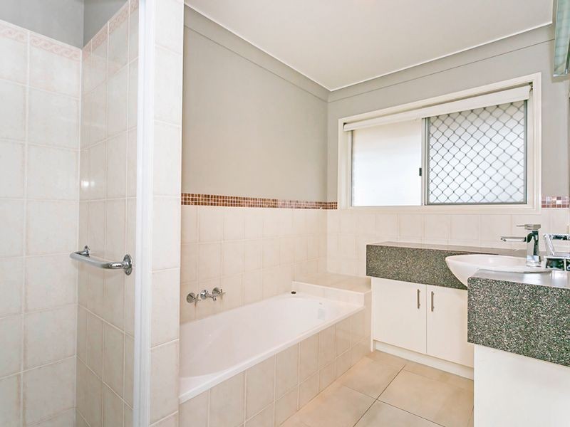 11 Somerset Place, Parkinson QLD 4115