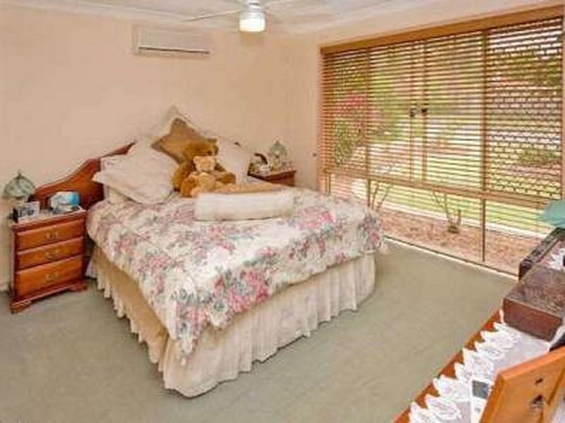 31 Lakeside Crescent, Forest Lake QLD 4078