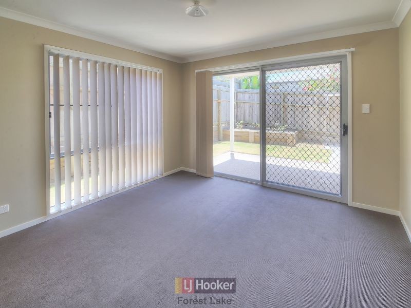 8 McCabe Street, Springfield Lakes QLD 4300