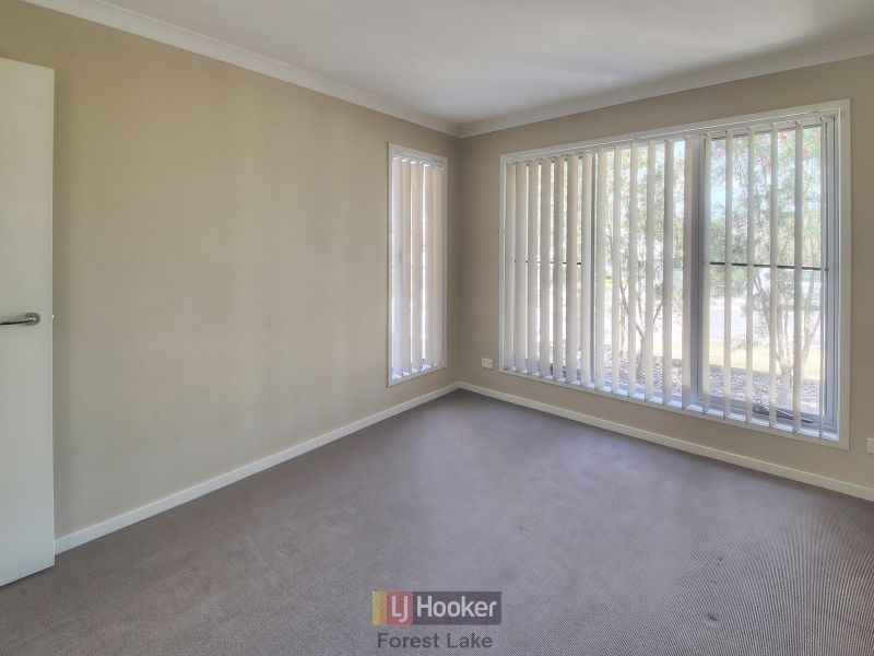 8 McCabe Street, Springfield Lakes QLD 4300