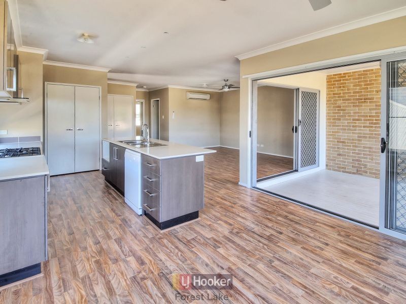 8 McCabe Street, Springfield Lakes QLD 4300