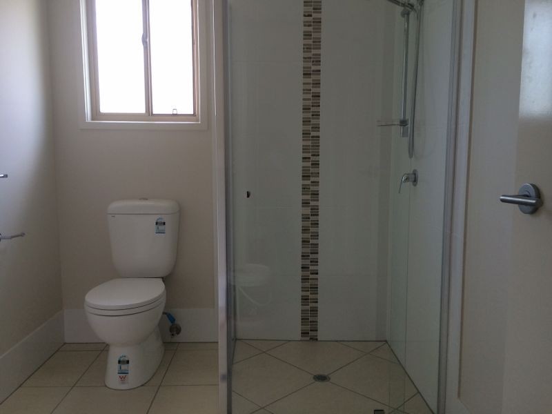 8 Kent Street, Heathwood QLD 4110