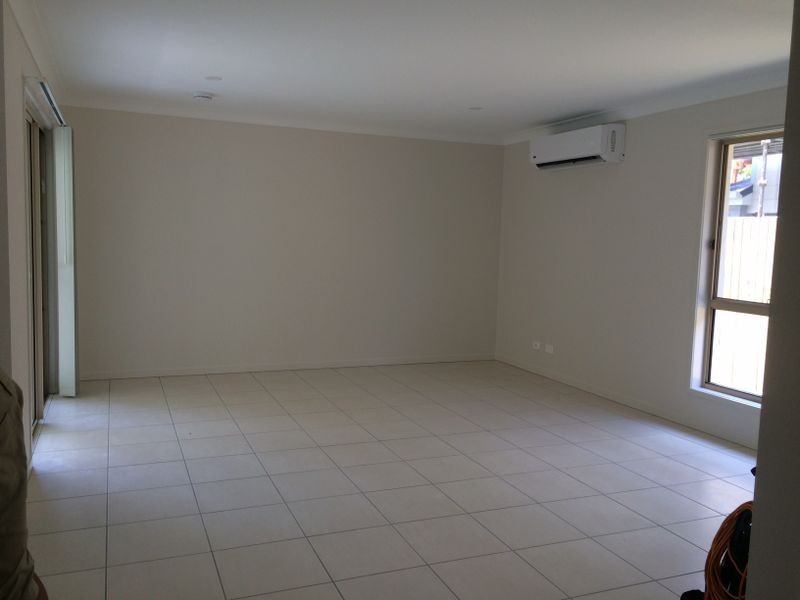 8 Kent Street, Heathwood QLD 4110