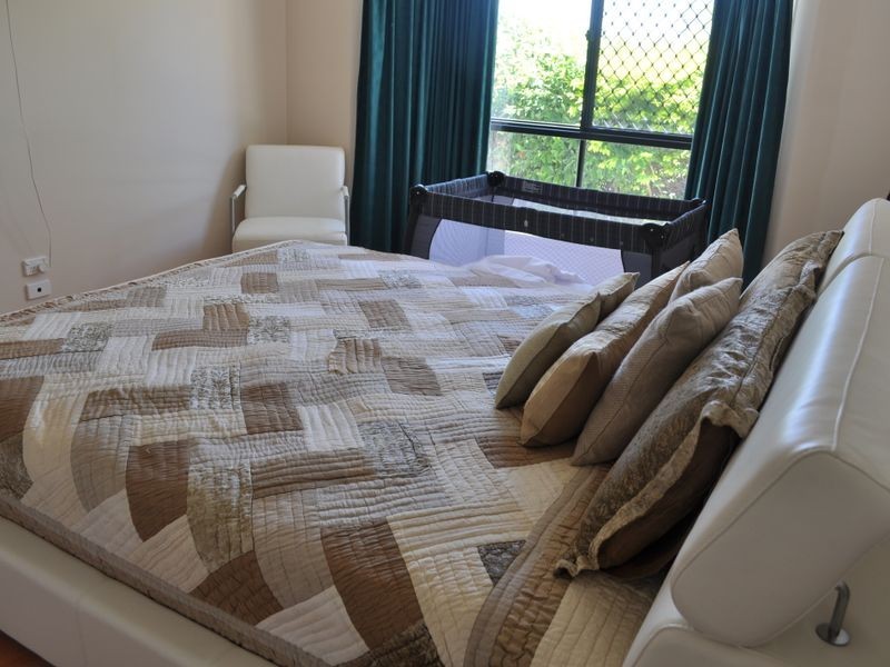 15 Grevillea Place, Forest Lake QLD 4078