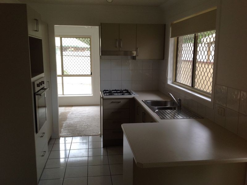 6 Beaufront Place, Forest Lake QLD 4078
