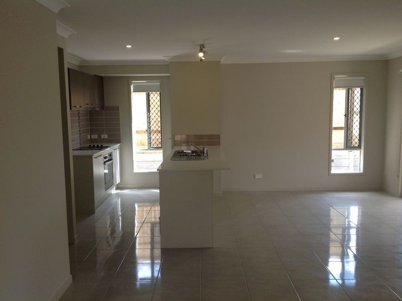 24 (Lot 44 Elphinstone Street, Doolandella QLD 4077