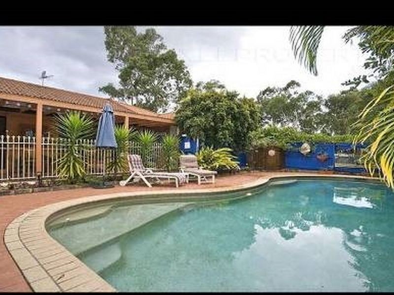 8 Queens Court, Forest Lake QLD 4078