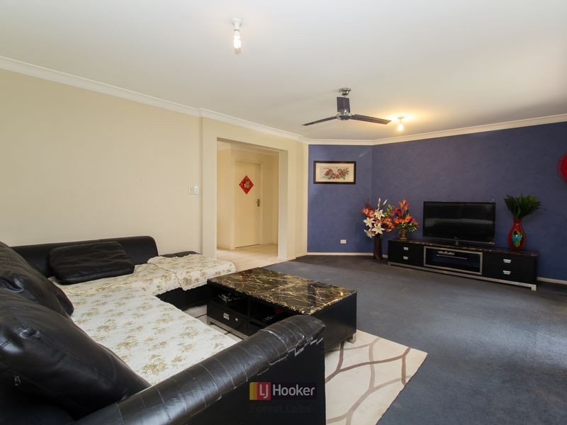 10 Booloumba Crescent, Forest Lake QLD 4078
