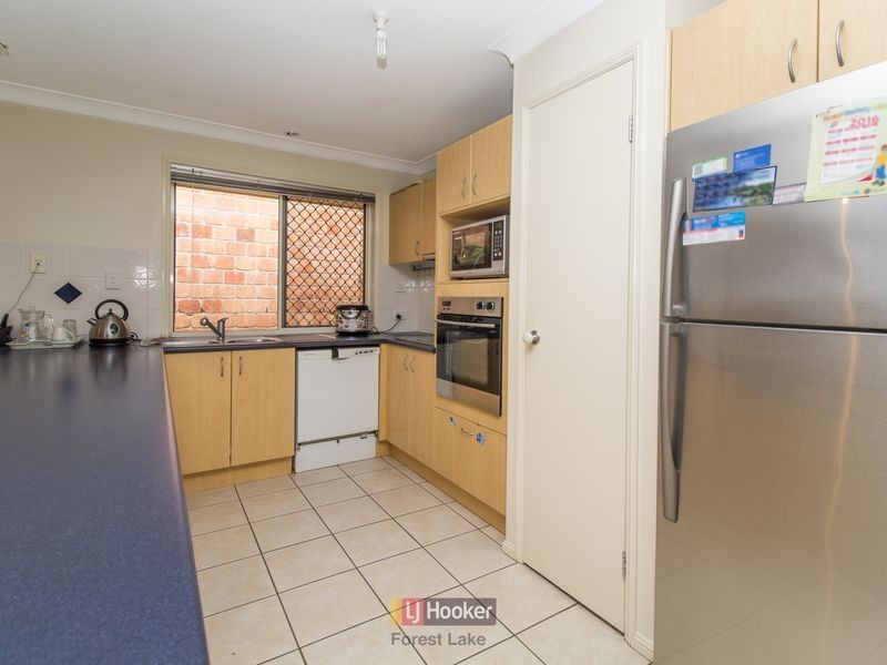 10 Booloumba Crescent, Forest Lake QLD 4078
