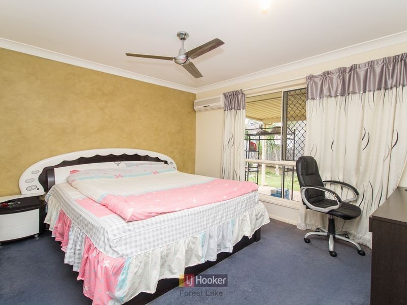 10 Booloumba Crescent, Forest Lake QLD 4078